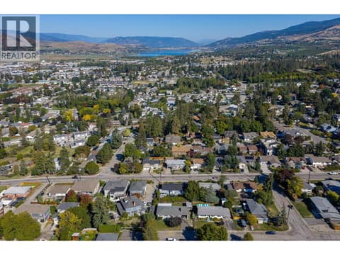 Photo 8 of 1604 39A Avenue, East Hill, Vernon