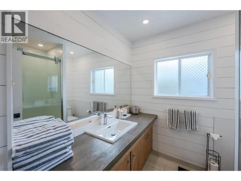 3 pce bathroom. at 637 Alexander Avenue, Main North, Penticton