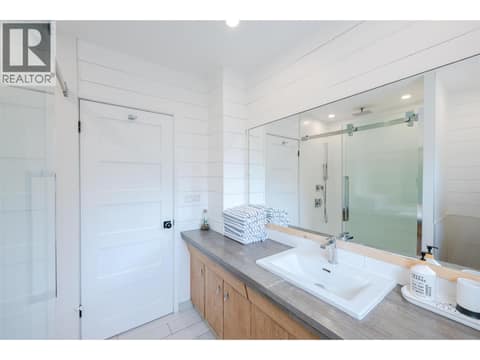 3 pce bathroom. at 637 Alexander Avenue, Main North, Penticton