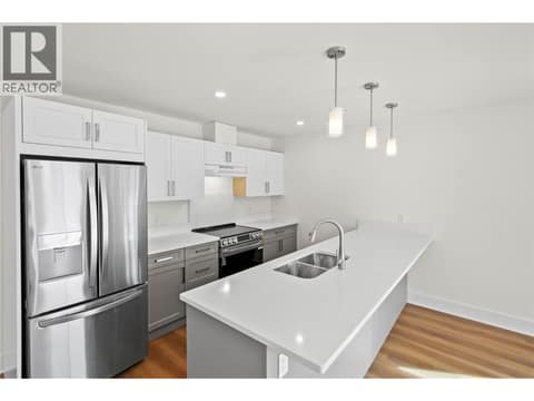 Photo 10 of 578 Lakeshore Drive Unit# 203, Main North, Penticton
