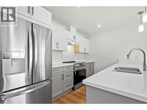 Photo 11 of 578 Lakeshore Drive Unit# 203, Main North, Penticton