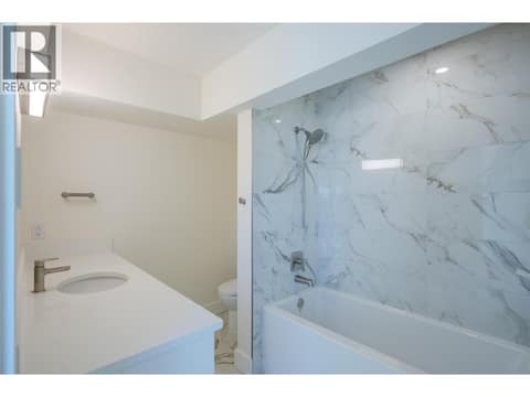Photo 16 of 578 Lakeshore Drive Unit# 203, Main North, Penticton