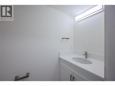 Photo 20 of 578 Lakeshore Drive Unit# 203, Main North, Penticton