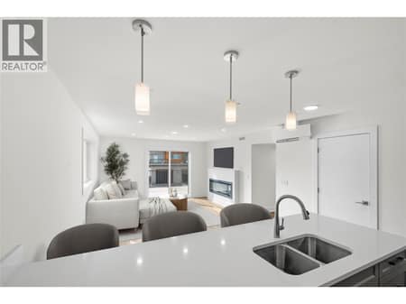 Virtually staged at 578 Lakeshore Drive Unit# 203, Main North, Penticton