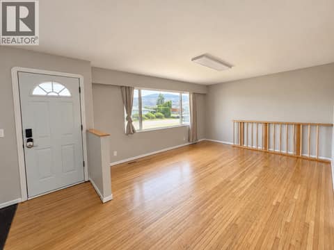 Photo 4 of 872 SELKIRK Avenue, Brocklehurst, Kamloops