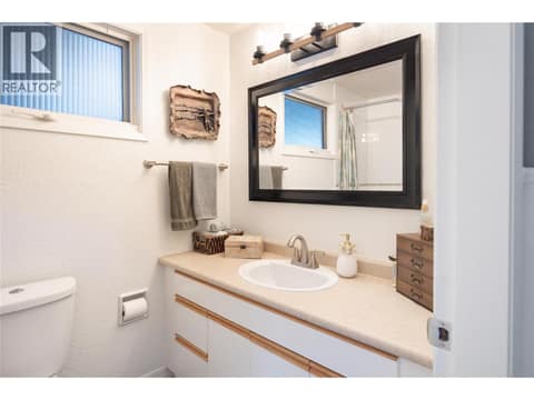 Photo 14 of 2475 Dunsmuir Road, South East Kelowna
