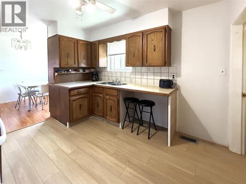 Photo 4 of 1359 HAMILTON Street, North Kamloops