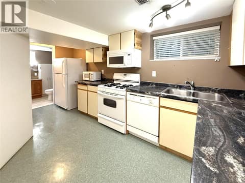 Photo 9 of 1359 HAMILTON Street, North Kamloops