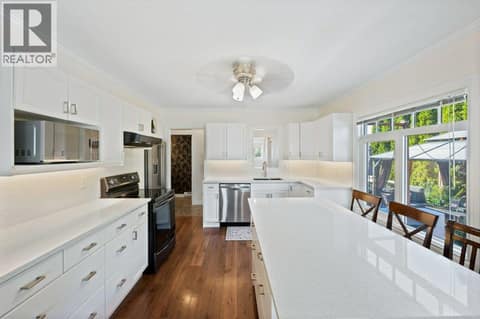 Photo 10 of 584 Edna Avenue, Main North, Penticton