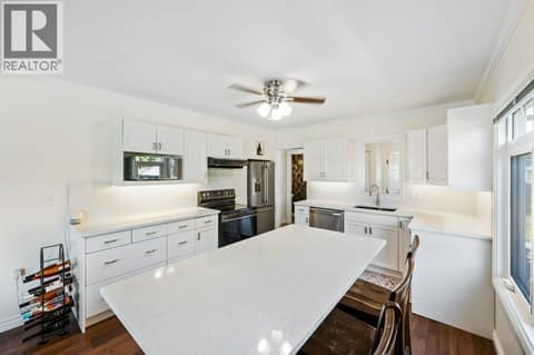 Photo 11 of 584 Edna Avenue, Main North, Penticton
