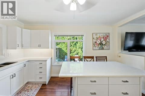 Photo 13 of 584 Edna Avenue, Main North, Penticton