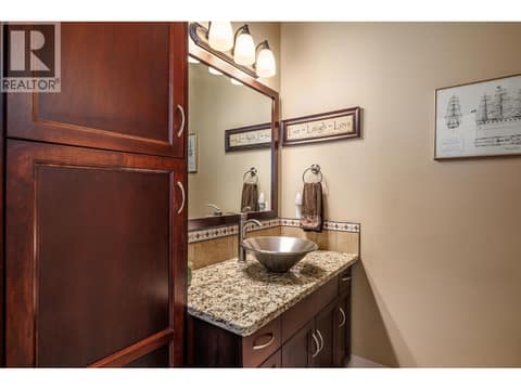 Photo 11 of 1377 Glenview Avenue, Glenmore, Kelowna