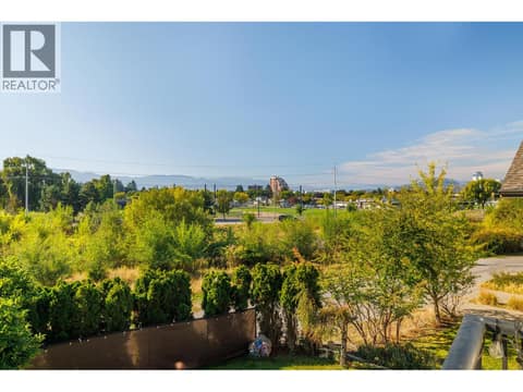 Photo 25 of 1377 Glenview Avenue, Glenmore, Kelowna