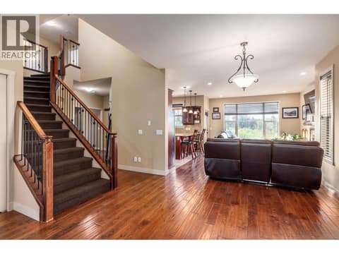 Photo 6 of 1377 Glenview Avenue, Glenmore, Kelowna