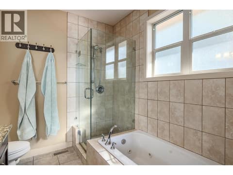 Ensuite at 1377 Glenview Avenue, Glenmore, Kelowna