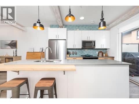 Photo 4 of 11581 Rogers Road Unit# 402, Lake Country East / Oyama