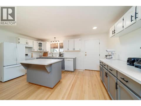 Photo 14 of 11011 Hallam Drive, Lake Country South West