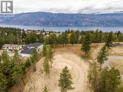 Cemetery Rd driveway access to building site at 11011 Hallam Drive, Lake Country South West