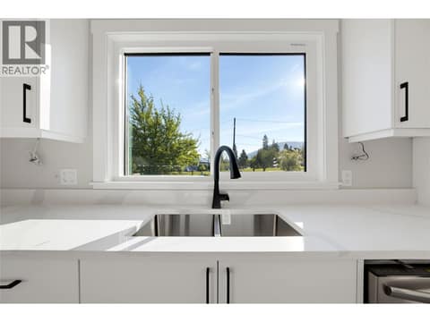 Photo 19 of 186 Salmon Arm Drive, Enderby / Grindrod