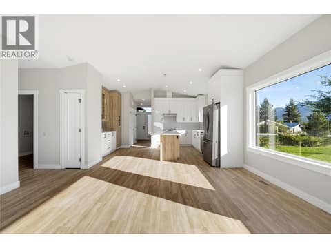 Photo 22 of 186 Salmon Arm Drive, Enderby / Grindrod
