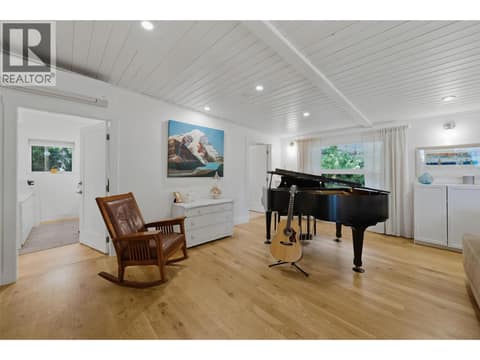 Photo 9 of 5147 Lakeshore Road, Upper Mission, Kelowna