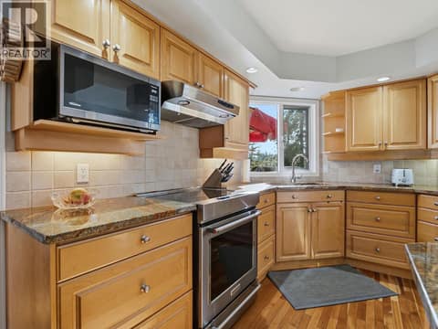 Photo 10 of 764 Cassiar Place, Dilworth Mountain, Kelowna