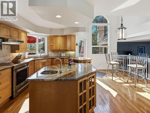 Photo 9 of 764 Cassiar Place, Dilworth Mountain, Kelowna