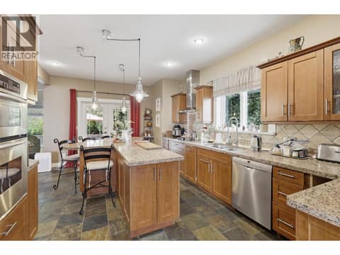 Photo 11 of 450 Azure Place, Sahali, Kamloops