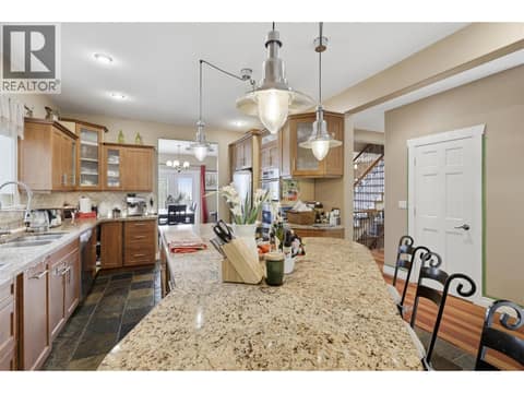 Photo 12 of 450 Azure Place, Sahali, Kamloops