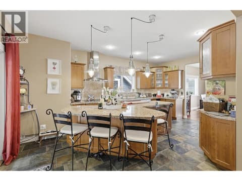 Photo 14 of 450 Azure Place, Sahali, Kamloops