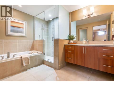 Ensuite at 446 WEST Avenue Unit# 102, Kelowna South