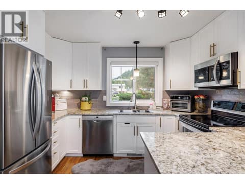 Photo 9 of 2754 Cameron Road, Lakeview Heights, West Kelowna