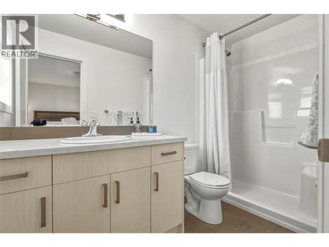 Full Ensuite at 933 Mt Robson Place Unit# 25, Middleton Mountain Vernon