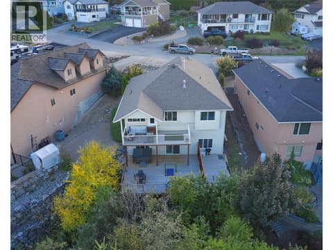 Newer, huge 38 x 24 deck at 110 Red Rock Crescent, Enderby / Grindrod
