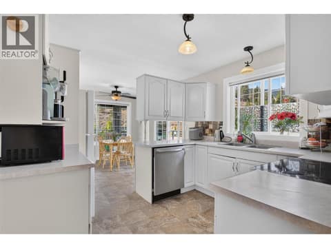 Photo 5 of 2471 Asquith Court, Shannon Lake, West Kelowna