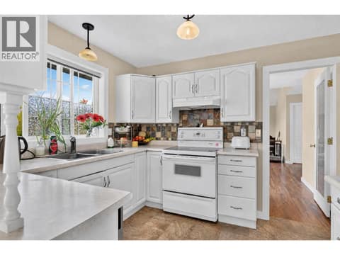 Photo 7 of 2471 Asquith Court, Shannon Lake, West Kelowna