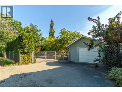 Photo 37 of 913 Moosejaw Street, Main North, Penticton