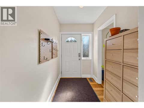 Photo 9 of 913 Moosejaw Street, Main North, Penticton