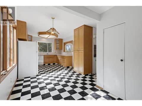 Photo 21 of 211 CONNAUGHT Road, South Kamloops