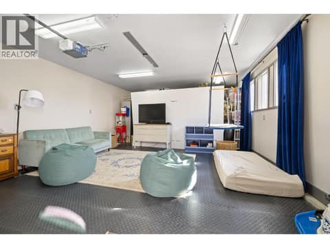 Shop/garage at 3361 Paynter Road, Westbank Centre, West Kelowna