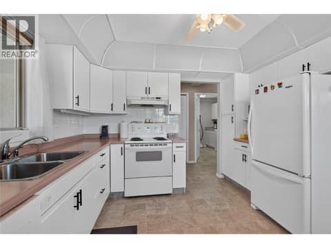 Photo 9 of 2200 40 Avenue Unit# 3, Harwood, Vernon
