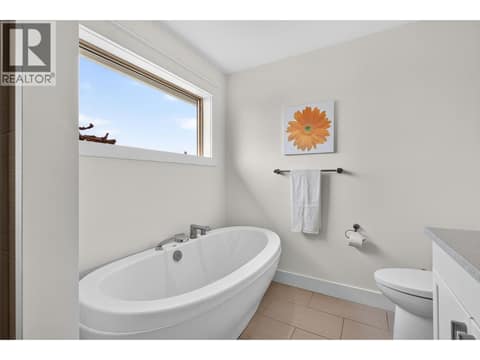 Primary bathroom at 2425 Tallus Heights Drive, Shannon Lake, West Kelowna