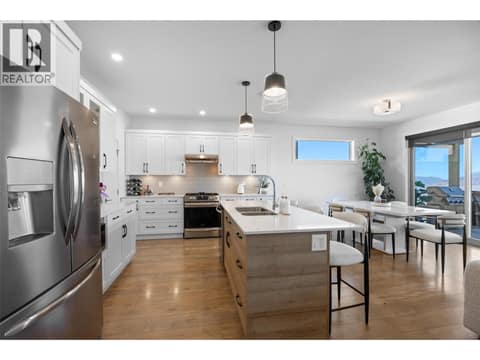 Photo 2 of 464 Edinburgh Boulevard, Aberdeen, Kamloops