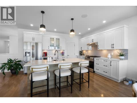 Photo 3 of 464 Edinburgh Boulevard, Aberdeen, Kamloops