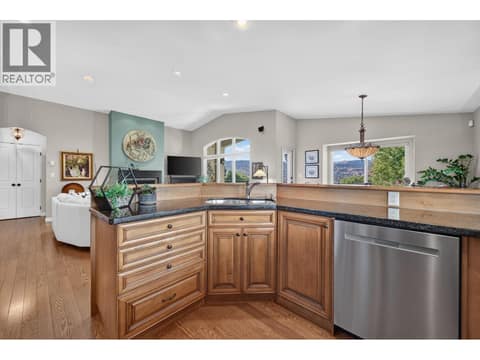 Photo 10 of 784 Rosewood Crescent, Sun Rivers, Kamloops