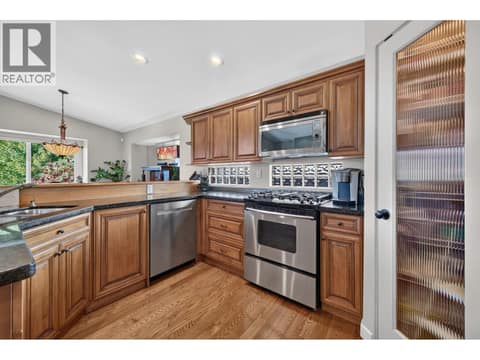Photo 8 of 784 Rosewood Crescent, Sun Rivers, Kamloops