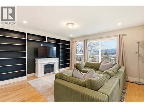 Photo 12 of 2218 Omineca Place, Dilworth Mountain, Kelowna