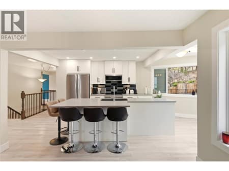 Photo 6 of 2218 Omineca Place, Dilworth Mountain, Kelowna