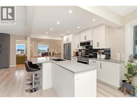 Photo 8 of 2218 Omineca Place, Dilworth Mountain, Kelowna