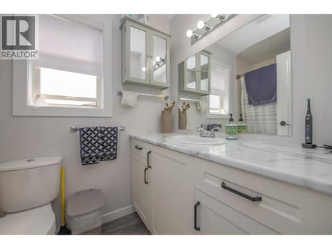 Ensuite at 3645 Patten Drive, Armstrong/ Spall.